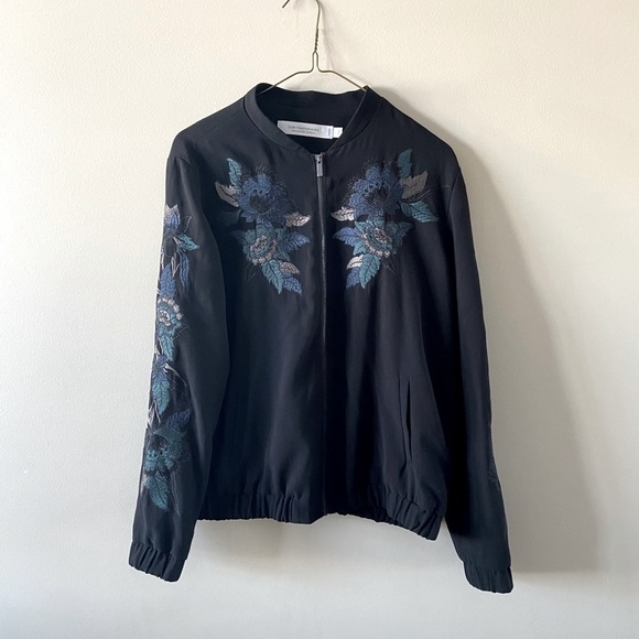 Simons CONTEMPORAINE Black Embroidered bomber jacket size small. - Picture 3 of 17
